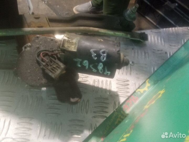 Трапеция дворников в сборе Volkswagen Passat B3