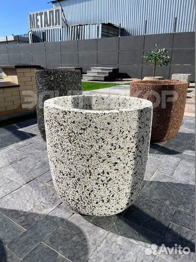 Вазон бетонный