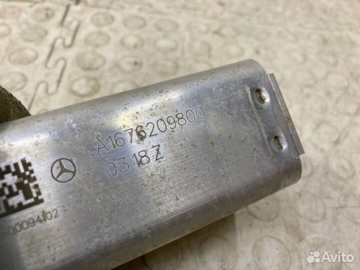 Кронштейн усилителя передний Mercedes-Benz