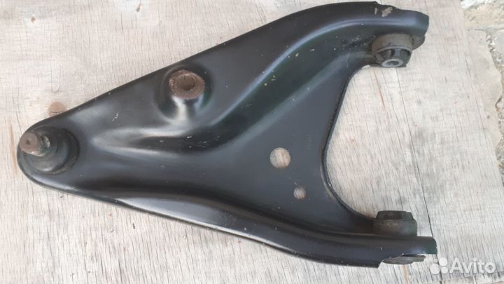 Продается правый рычаг б/у для Логана, Ларгуса, Ни