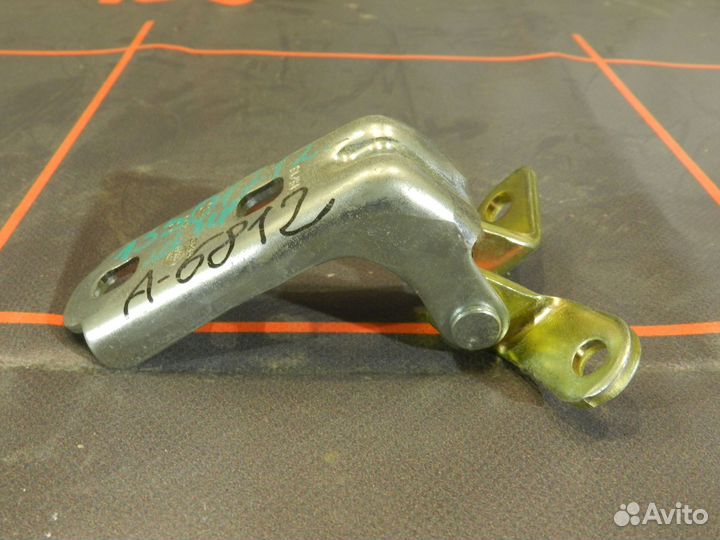 Петля двери передней - Chevrolet Cruze