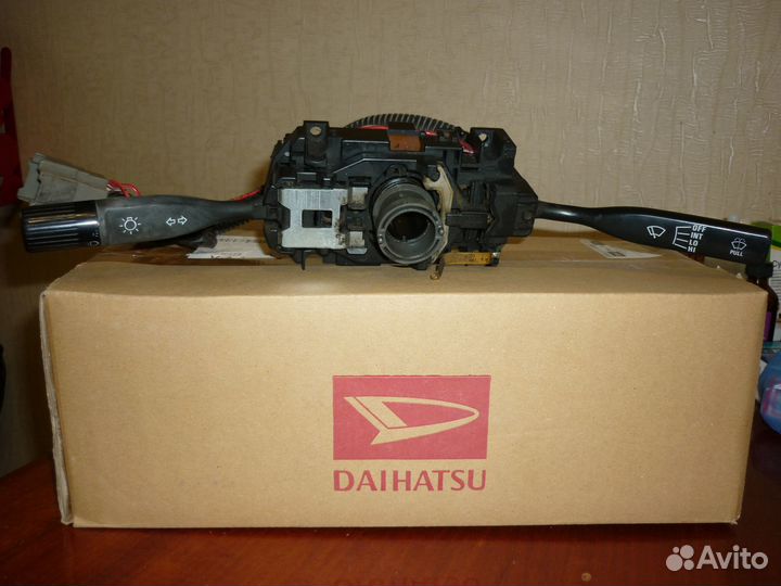 Подрулевой переключатель Daihatsu Feroza