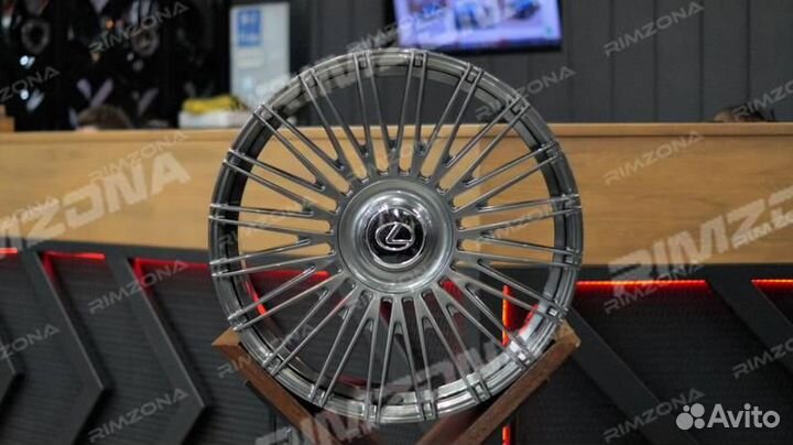 Кованый диск в стиле vossen S17-14 R22 5X150