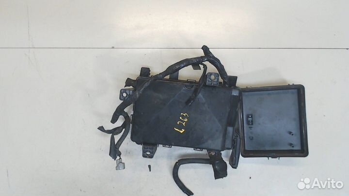 Блок предохранителей Toyota Land Cruiser (100) , 2