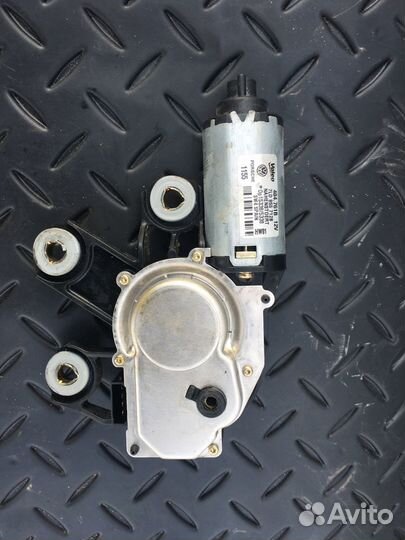 Моторчик стеклоочистителя задний porsche cayenne