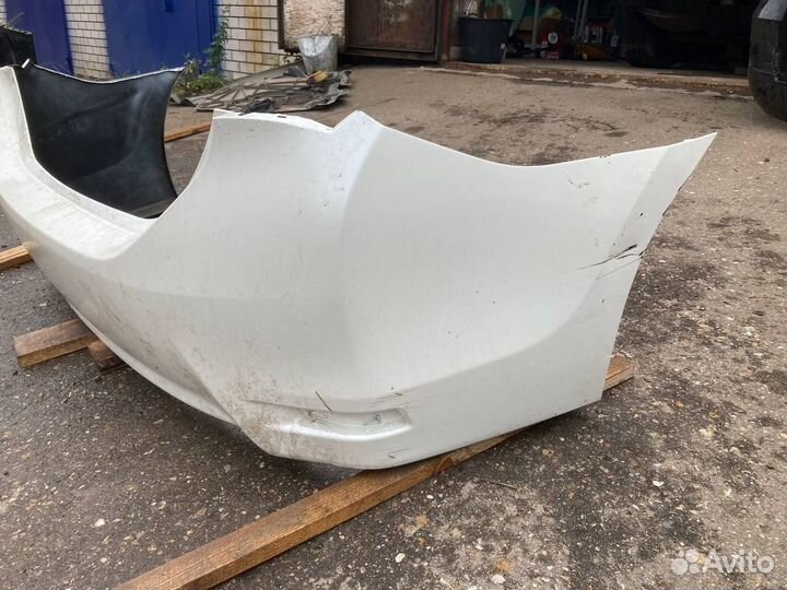 Бампер задний Toyota Corolla 180