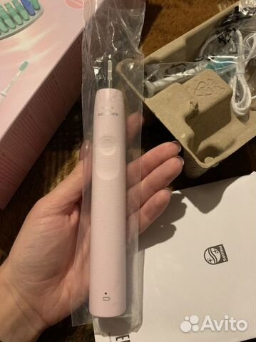 Электрическая зубная щетка philips