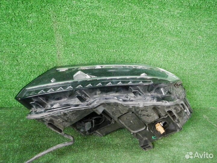 Фара левая Volkswagen Tiguan