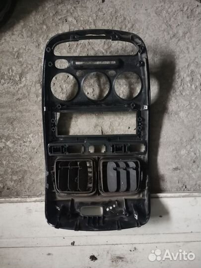 Накладка центральной консоли Hyundai Accent