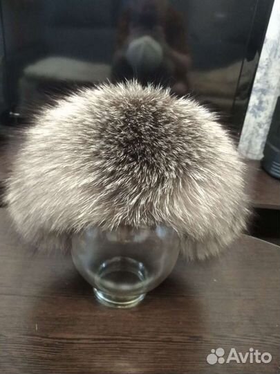 Шапка с мехом чернобурки с ушами