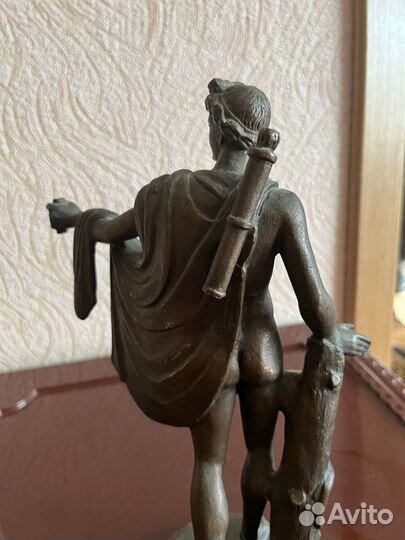 Статуэтка Аполон