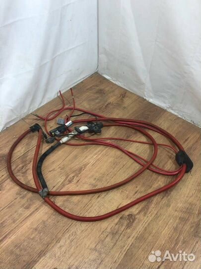 Плюсовой провод аккумулятора BMW 7 E38 рест