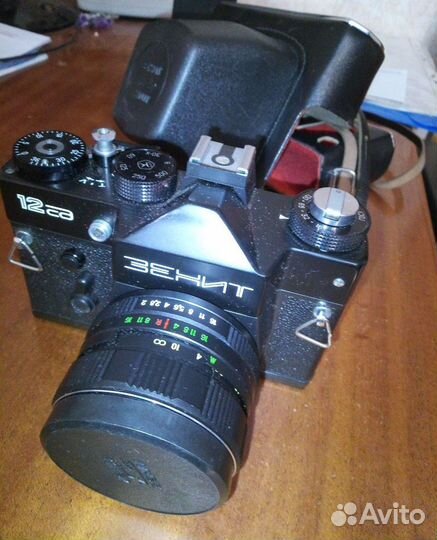 Зеркальный фотоаппарат