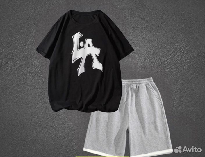 Спортивный костюм