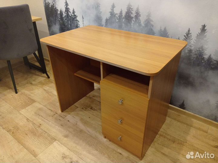 Стол письменный