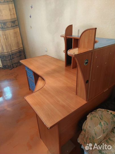 Компьютерный стол