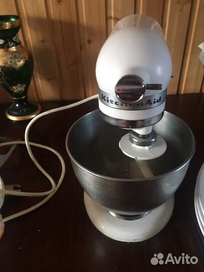 Миксер, печка, раковины, столики