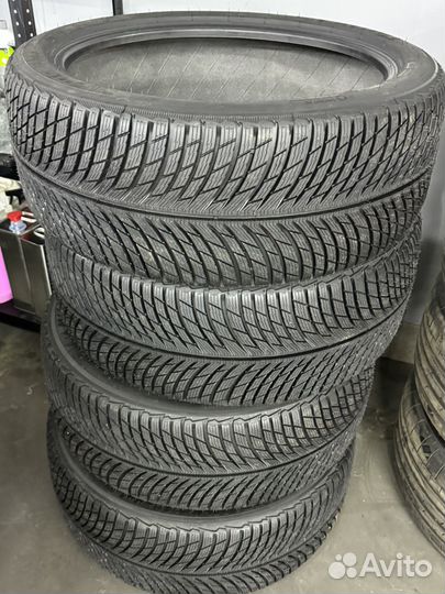 Michelin Alpin 5 265/40 R22