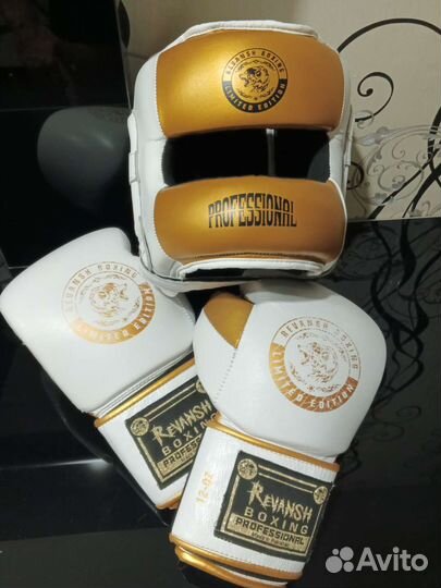 Боксерские перчатки