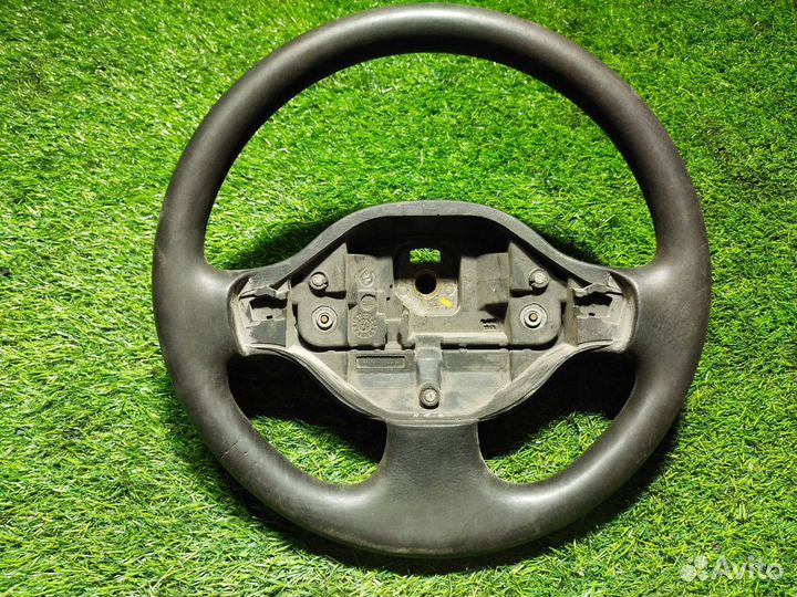 Рулевое колесо Renault Logan