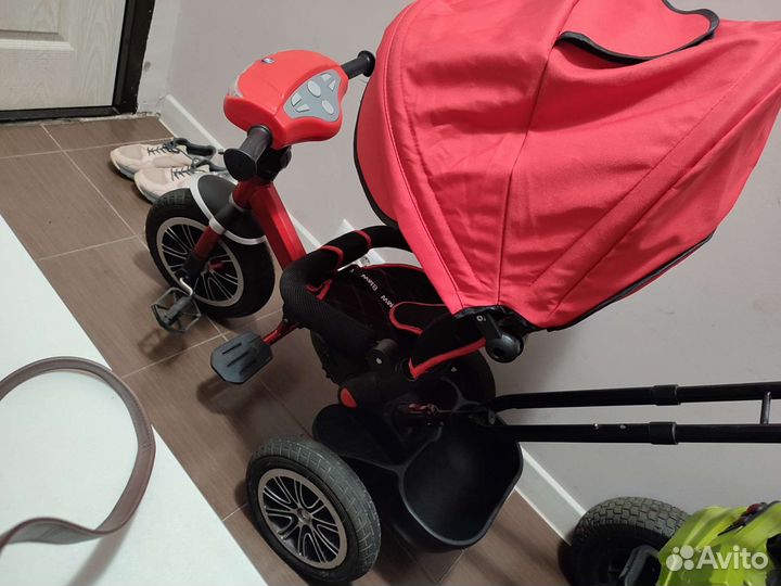 Трехколесный велосипед BMW