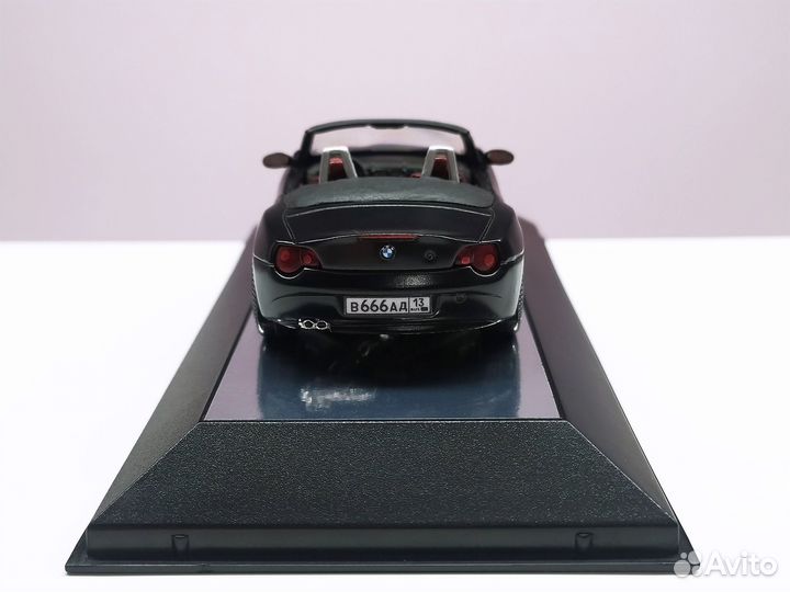 1:43 BMW Z4 (E85) Black Matt