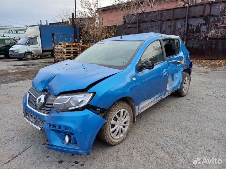 Renault Sandero 1.6 МТ, 2018, битый, 4 500 км