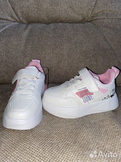 Кроссовки для девочки 26 27