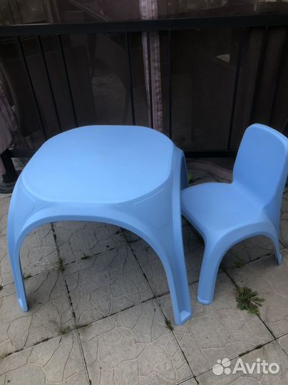 Детский столик и стульчик