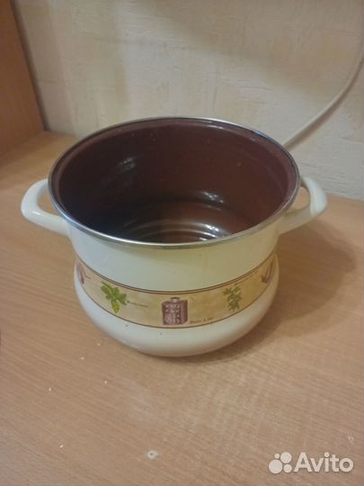 Кастрюля эмалированная
