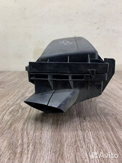 Корпус воздушного фильтра Ford Mondeo cjba