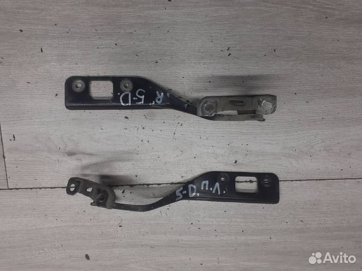 Петля капота Honda Civic 5D 8