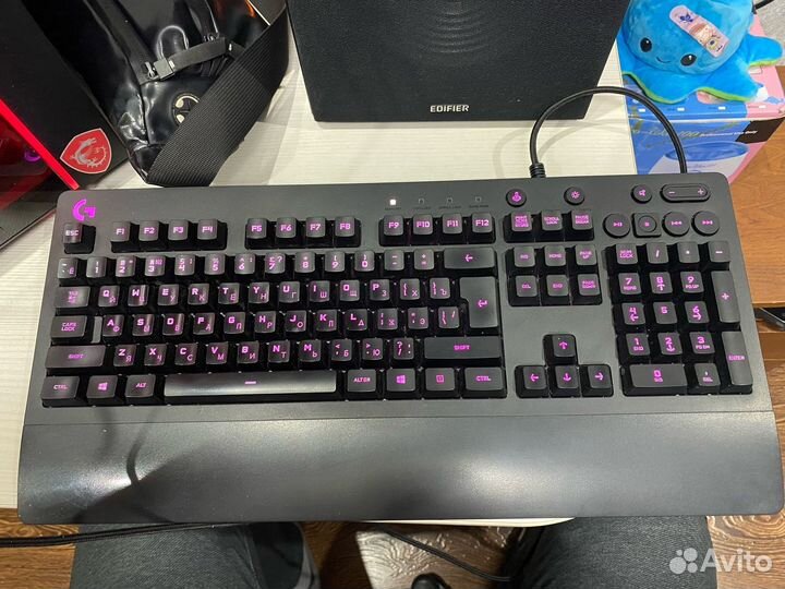 Продам клавиатуру Logitech G213