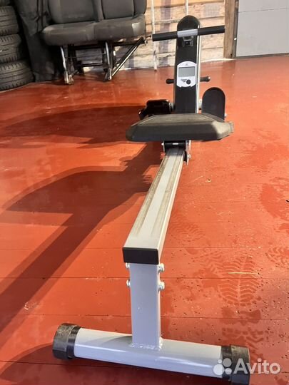 Гребной тренажер