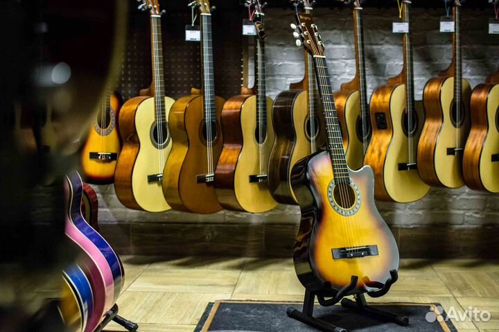 Акустическая гитара Brigitta + Аксессуар