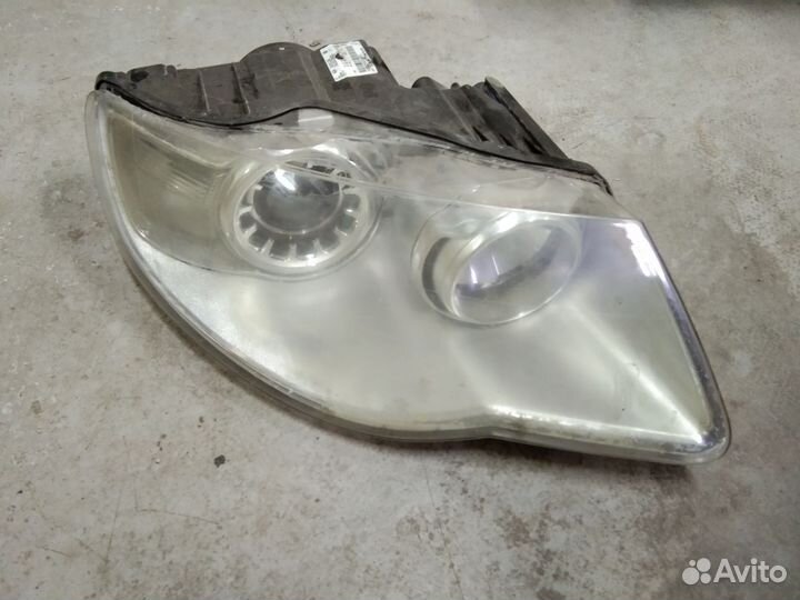 Фара правая и левая Фольксваген Туарег рестайлинг