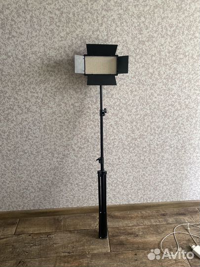 Светодиодная лампа LED 600+