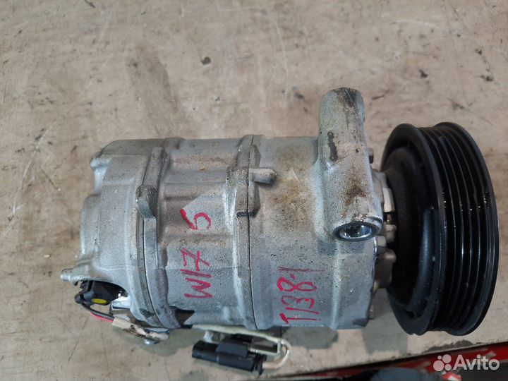 Компрессор кондиционера Mercedes A180 W176 270.910