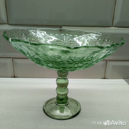 Ваза для фруктов на ножке СССР. Стаканы Корея