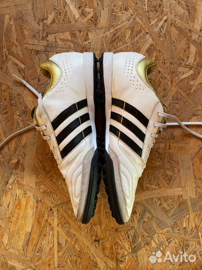 Сороконожки Adidas 11Nova