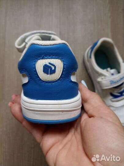 Кроссовки детские