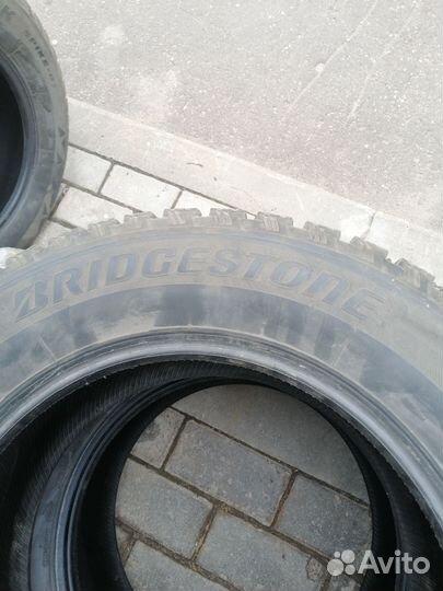 Bridgestone Blizzak Spike-01 235/60 R16 82ZR