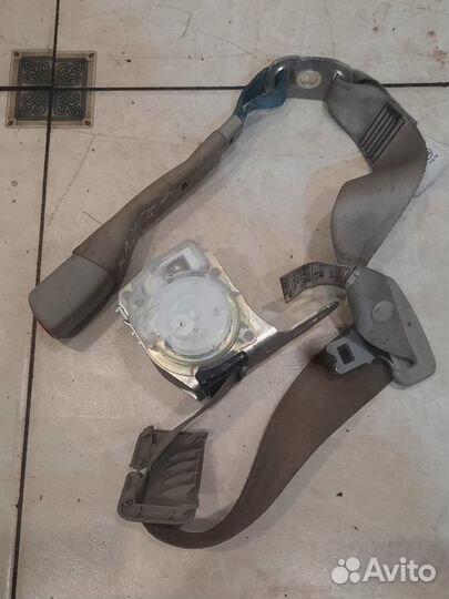 Ремень безопасности задний средний Toyota Camry 40