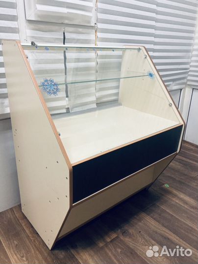 Продам витрину