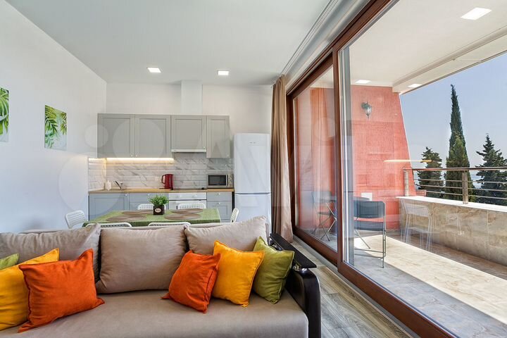 3-к. квартира, 65 м², 2/12 эт.