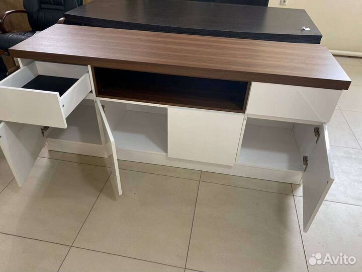 Тумба Греденция