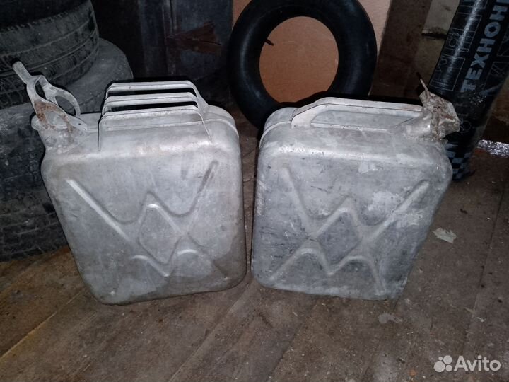Канистры металлические 20 литров