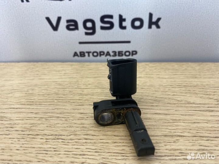 Датчик ABS передний левый Audi Q7 4L 3.0 CGW 2011