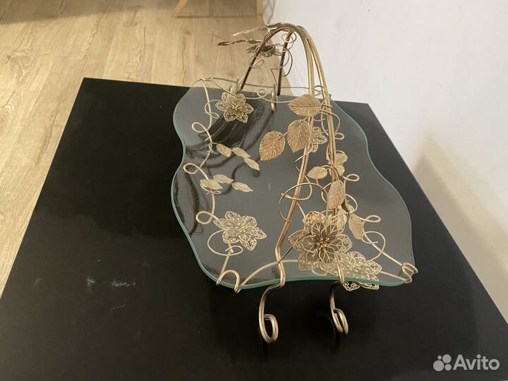 Поднос
