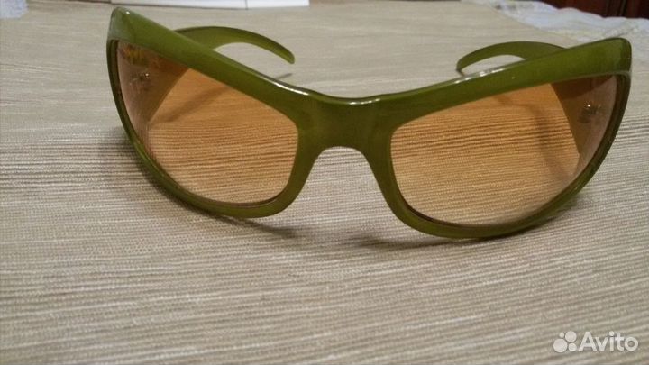 Очки солнцезащитные